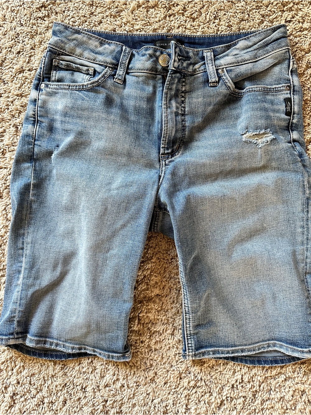 Silver Jeans Avery Bermuda Shorts Women’s 30 Light Wash Stretch Denim